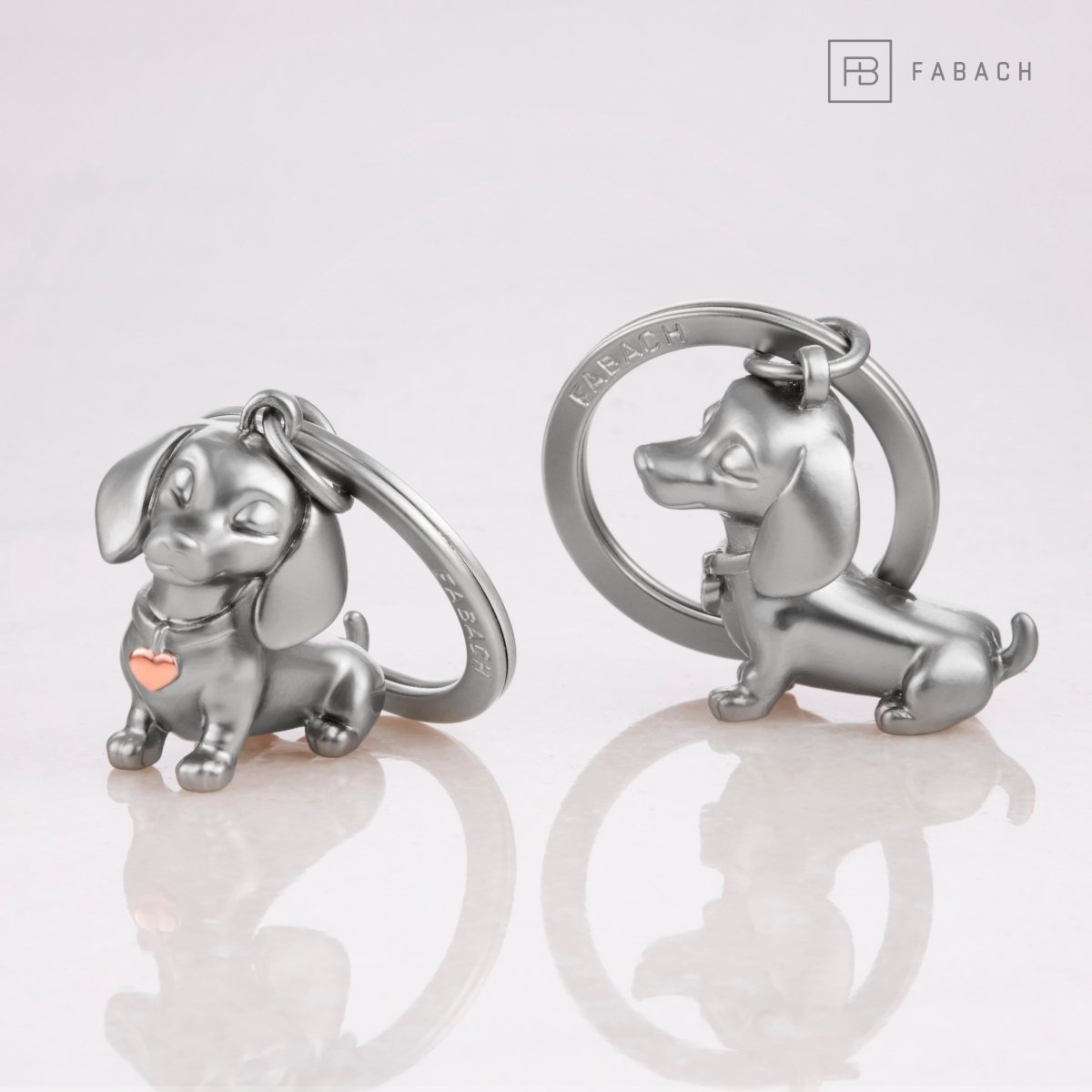 Dackel-Schlüsselanhänger - Süßer Dachshund mit Herz als Glücksbringer - Geschenk für Dackel Fans - FABACH – Die Schlüsselanhänger-Schmiede