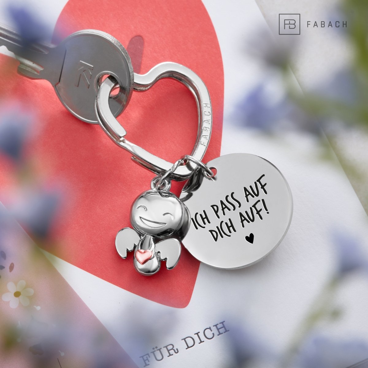 "Ich liebe dich" Schutzengel Schlüsselanhänger - Schutzengel Happy mit Herz und Gravur Plättchen mit liebevoller Botschaft - FABACH – Die Schlüsselanhänger - Schmiede