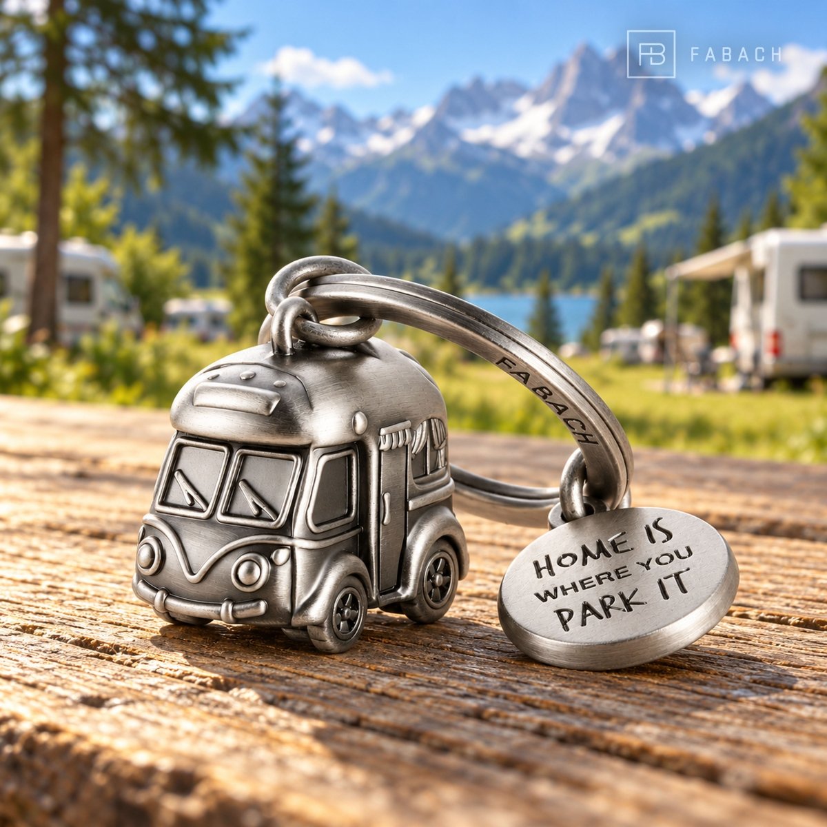Wohnmobil Schlüsselanhänger mit Gravur - Niedlicher Camper Bulli Glücksbringer für Vanlife Fans - FABACH – Die Schlüsselanhänger-Schmiede