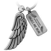 "Angels" Engelsflügel Schlüsselanhänger - Gravur mit Botschaft "Feathers appear when angels are near" -Engel Flügel Glücksbringer - FABACH#farbe_antique silber