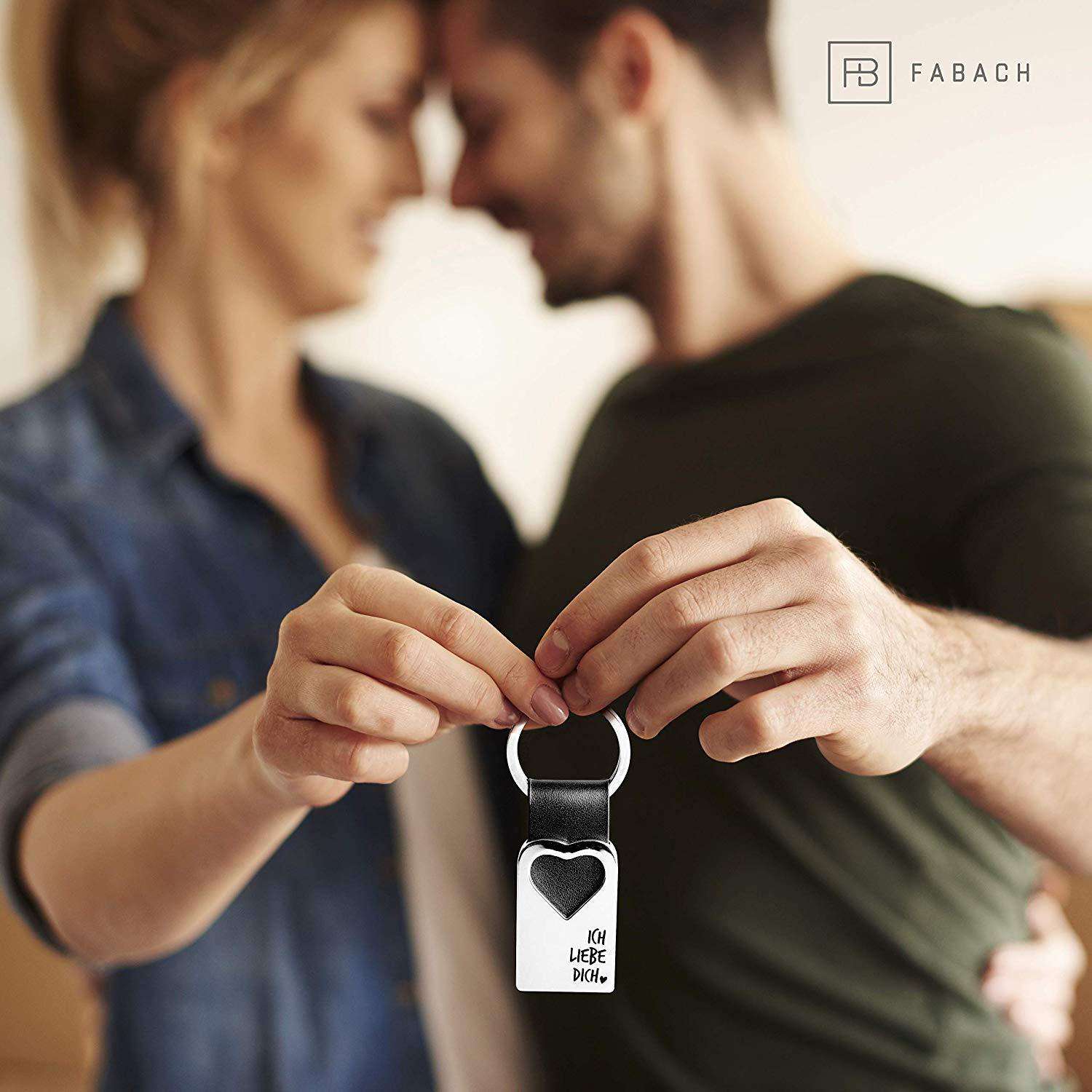 "Ich liebe dich" Herz-Schlüsselanhänger mit Gravur aus Leder - FABACH