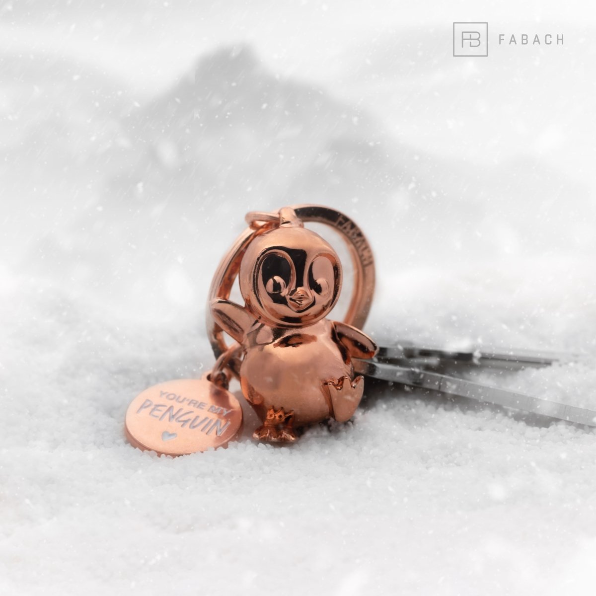 "You're my penguin" Pinguin Schlüsselanhänger "Breezy" mit Gravur - Süßer Pinguin Glücksbringer als Geschenk für Partner - FABACH#farbe_roségold