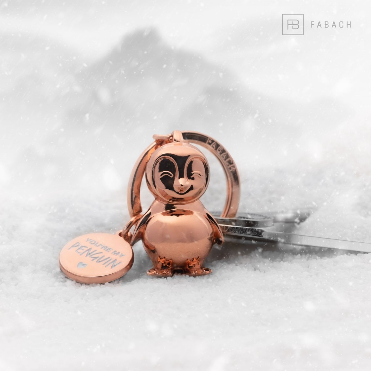 "You're my penguin" Pinguin Schlüsselanhänger "Frosty" mit Gravur - Süßer Pinguin Glücksbringer als Geschenk für Partner - FABACH#farbe_roségold#botschaft_you're my penguin
