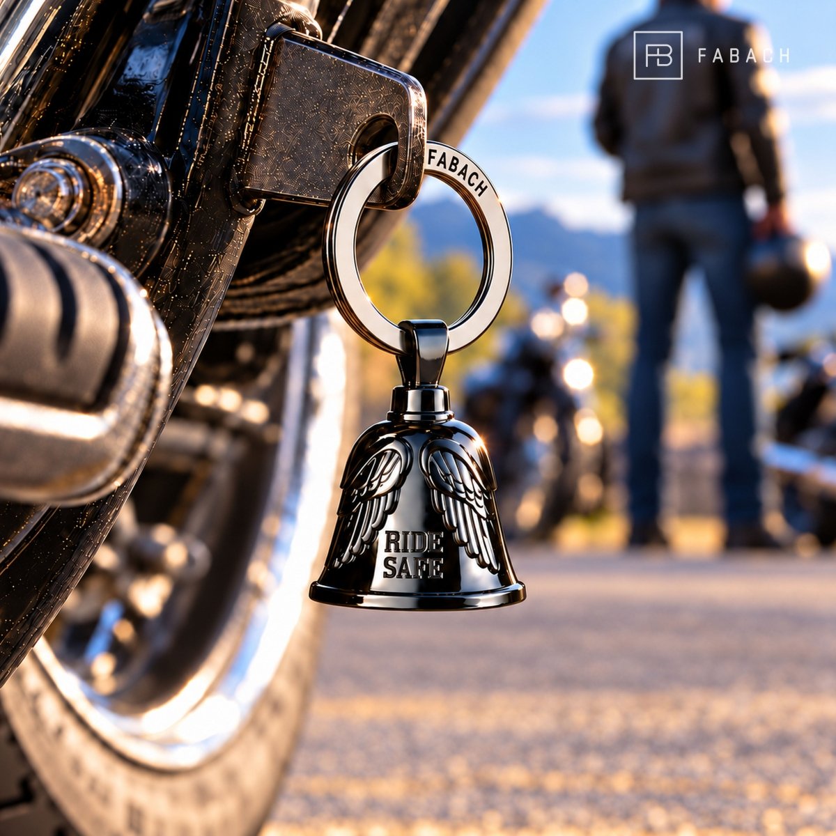 Motorradglocke Schlüsselanhänger - Biker Bell mit Engelsflügeln - Motorrad Schlüsselanhänger - Glücksbringer für Motorradfahrer - FABACH – Die Schlüsselanhänger-Schmiede