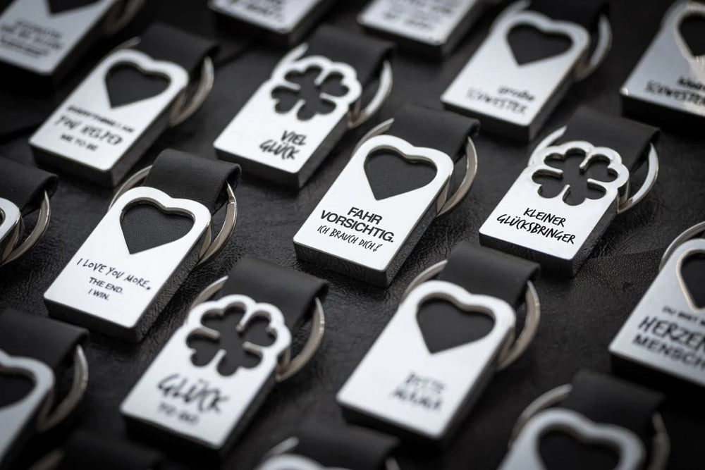 Bestelle Motorrad Schlüsselanhänger mit Foto personalisiert!