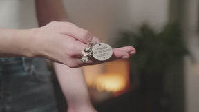 "Beste Schwester" Schutzengel Schlüsselanhänger - Schutzengel Star mit Herz und Gravur Plättchen mit liebevoller Botschaft