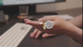 "Beste Kollegin" Schutzengel Schlüsselanhänger - Engelsflügel Herz Glücksbringer und Gravur Plättchen mit liebevoller Botschaft