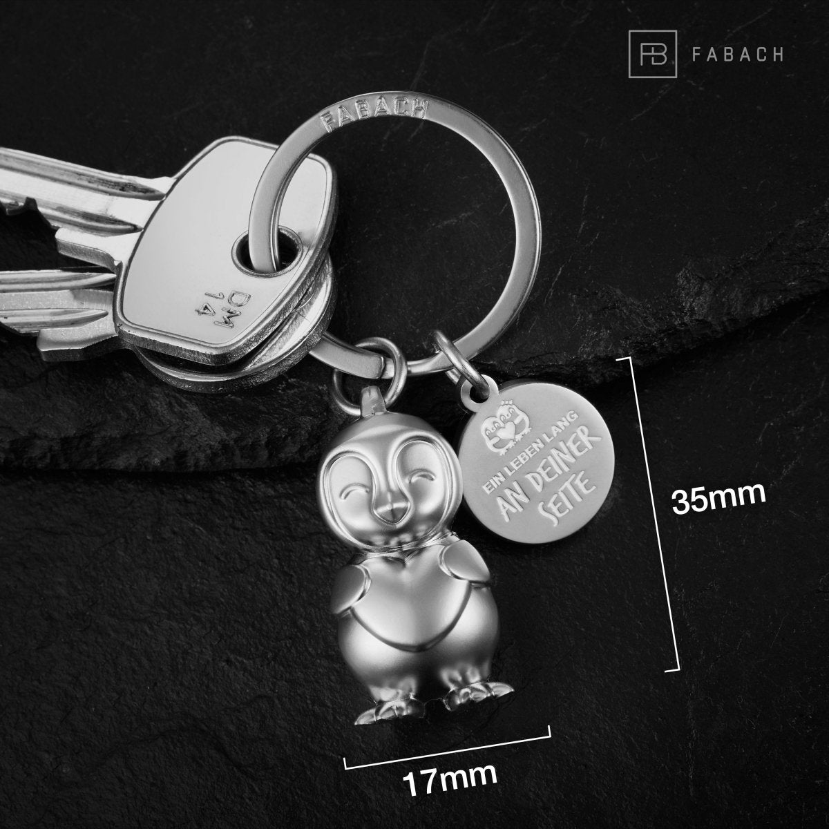 "Ein Leben lang an Deiner Seite" Pinguin Schlüsselanhänger "Frosty" mit Gravur - Süßer Pinguin Glücksbringer als Geschenk für Partner - FABACH#farbe_silber matt