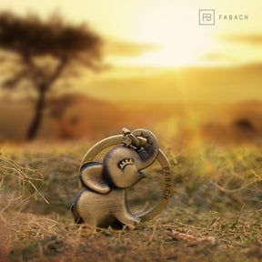 "Jumbo" Elefant Schlüsselanhänger - Süßer Baby Elefant Anhänger - Glücksbringer und Geschenk für Elefanten-Liebhaber - FABACH