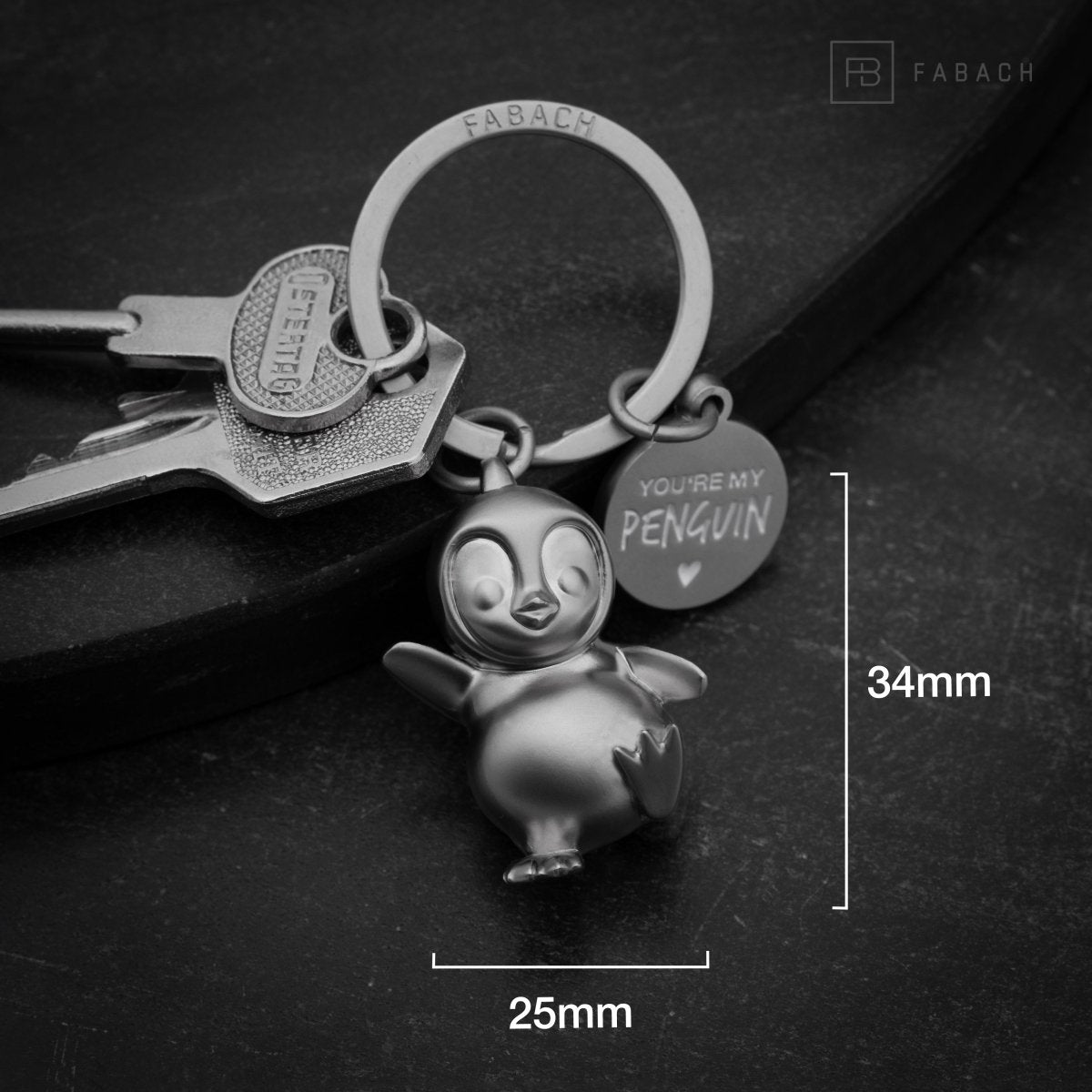 "You're my penguin" Pinguin Schlüsselanhänger "Breezy" mit Gravur - Süßer Pinguin Glücksbringer als Geschenk für Partner - FABACH#farbe_silber matt